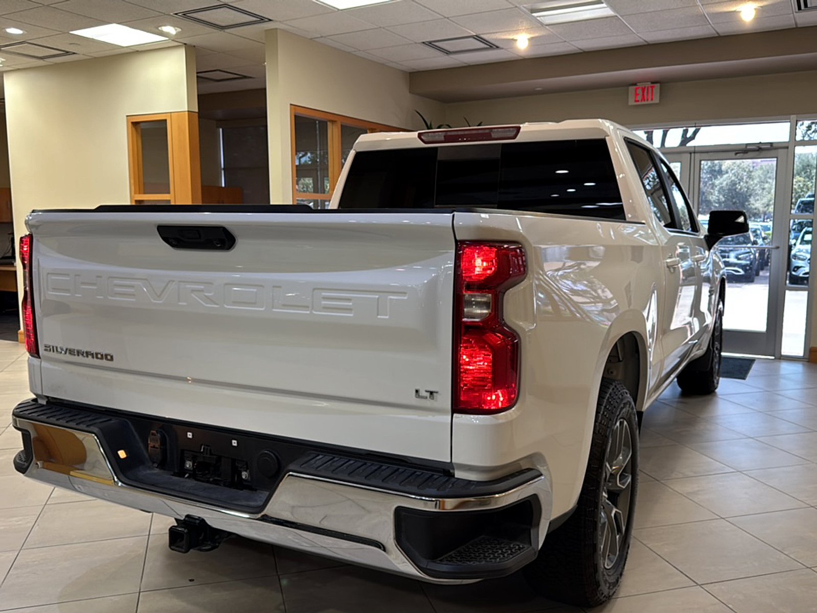 Used 2026 Summit White Chevrolet LT image 6