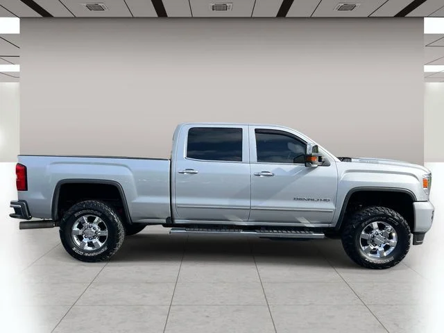 Used 2018 Silver GMC Denali image 2