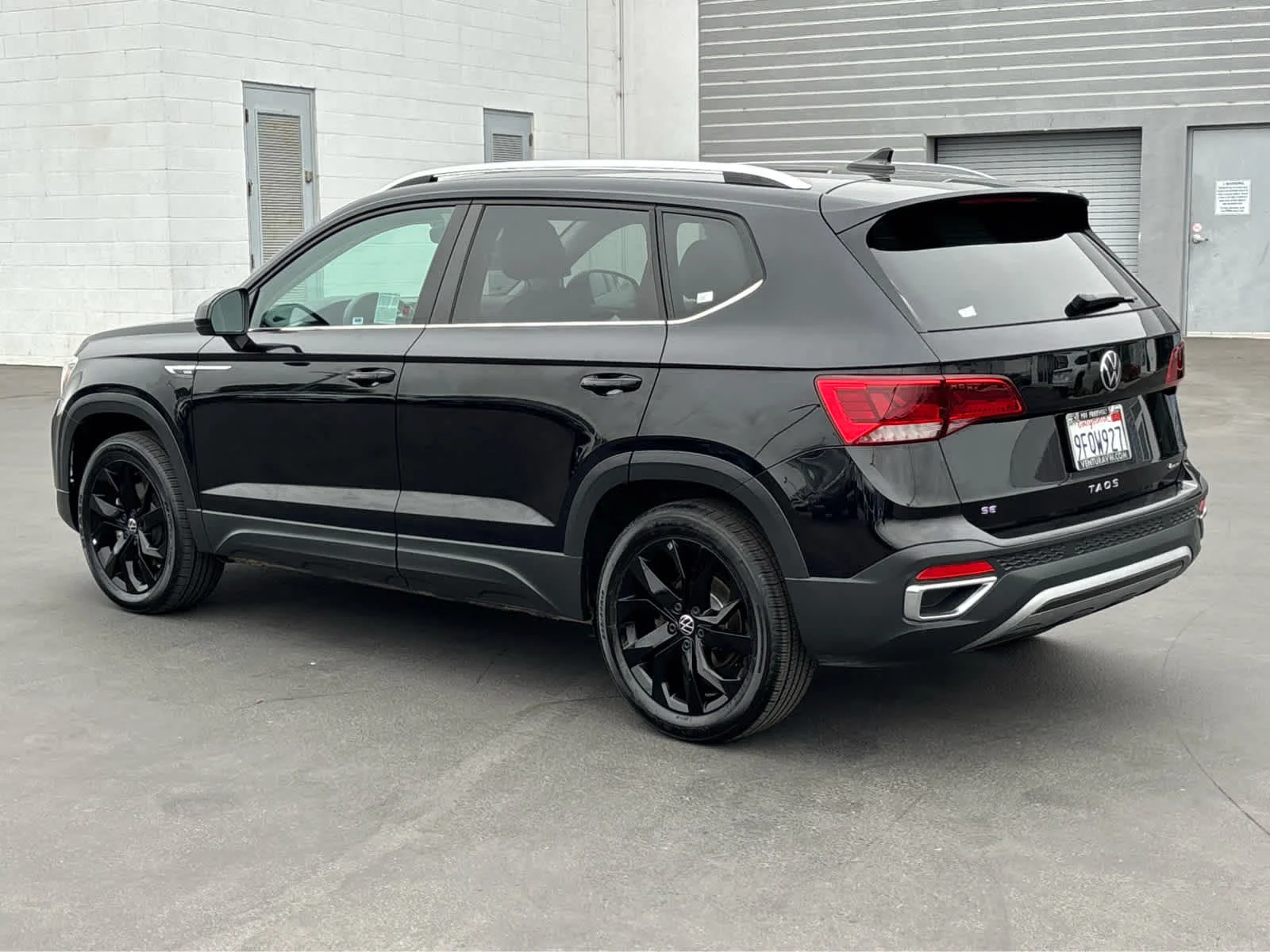 Certified Used 2023 Deep Black Pearl Volkswagen SE image 5