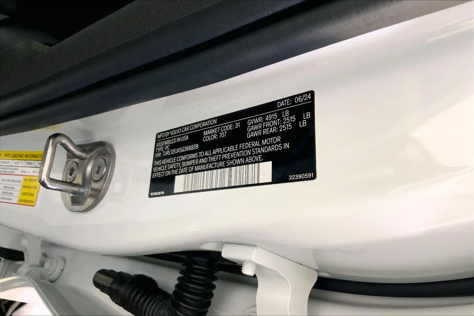 Used 2025 Crystal White Pearl Volvo Core image 34