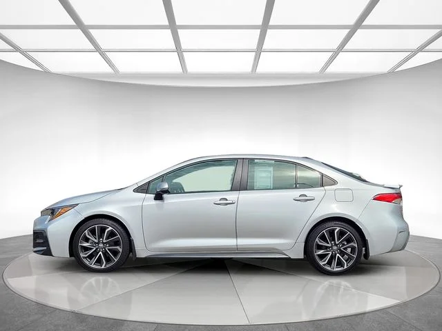 Used 2022 Silver Toyota SE image 7