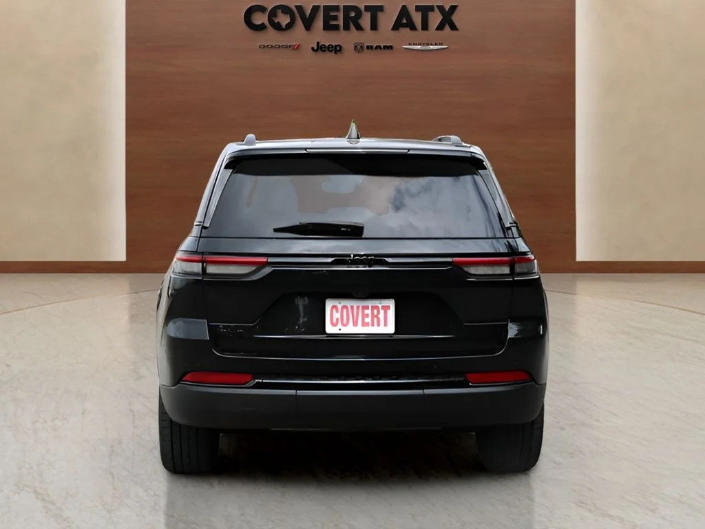 Used 2023 Black Jeep Altitude X image 4