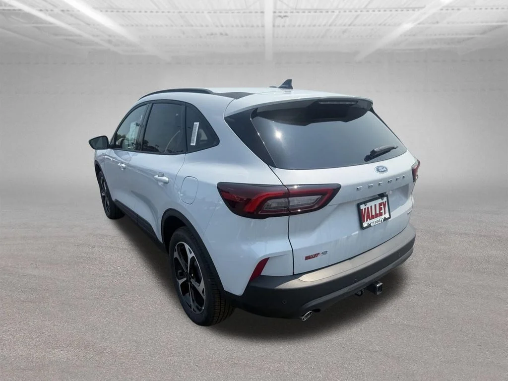 New 2026 Space Silver Metallic Ford ST-Line Select image 7