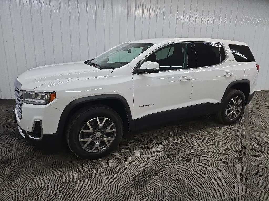 Used 2023 White GMC SLE image 6