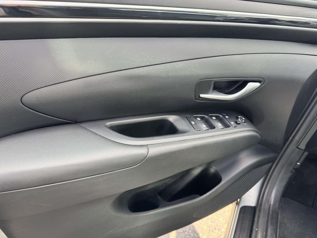 Used 2023 Silver Hyundai SEL image 13