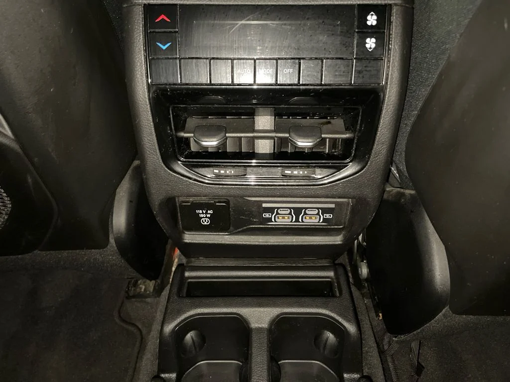Used 2021 Silver Zynith Jeep Altitude image 27