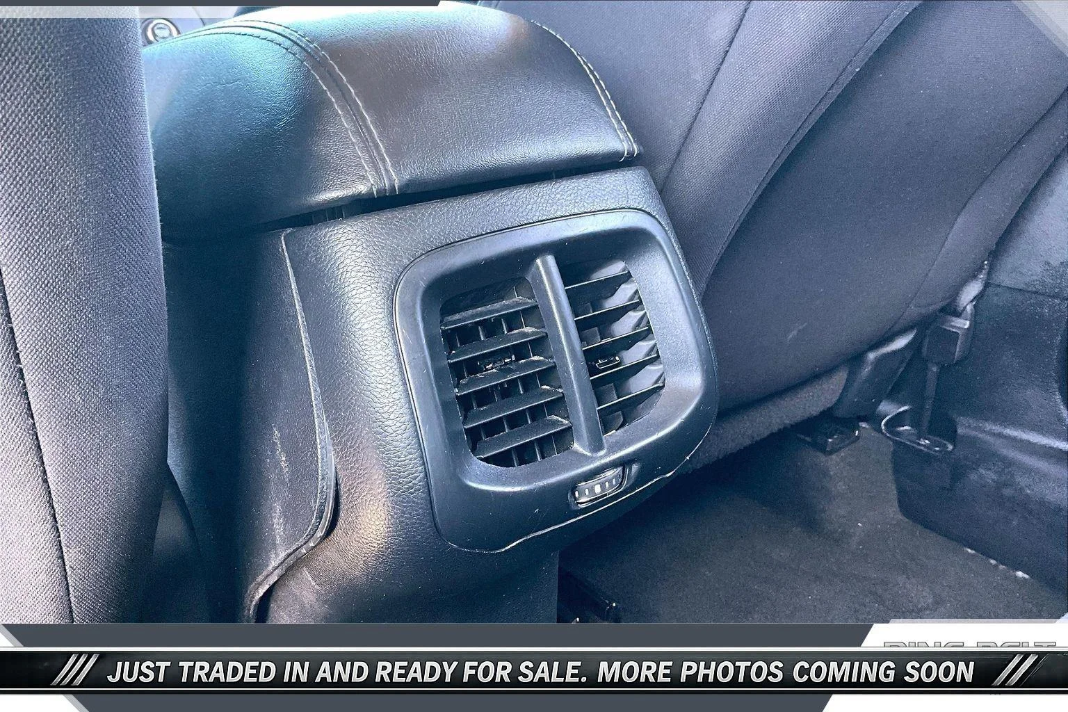 Used 2020 Silver Jeep Latitude FWD image 25
