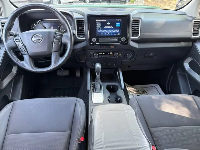 Used 2022 Green Nissan Crew Cab SV 4x2 image 22