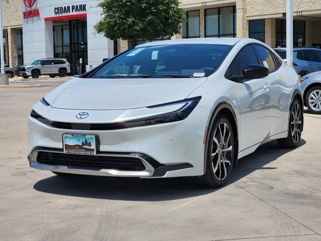 New 2025 Wind Chill Pearl Toyota XSE image 25
