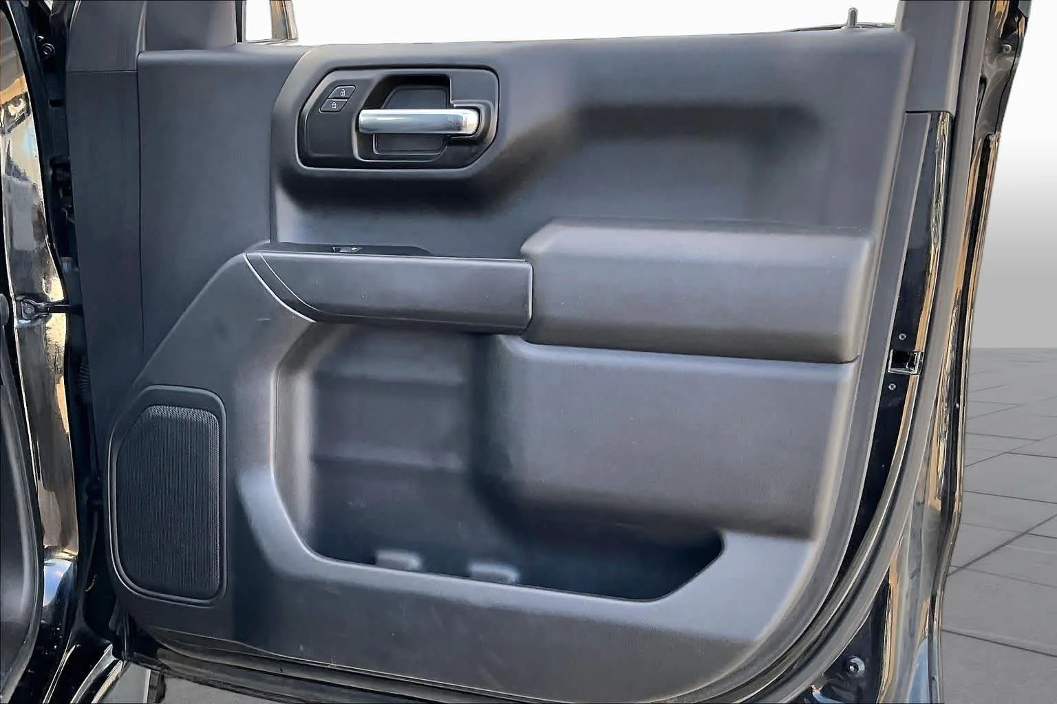 Used 2022 Black Chevrolet Custom image 22