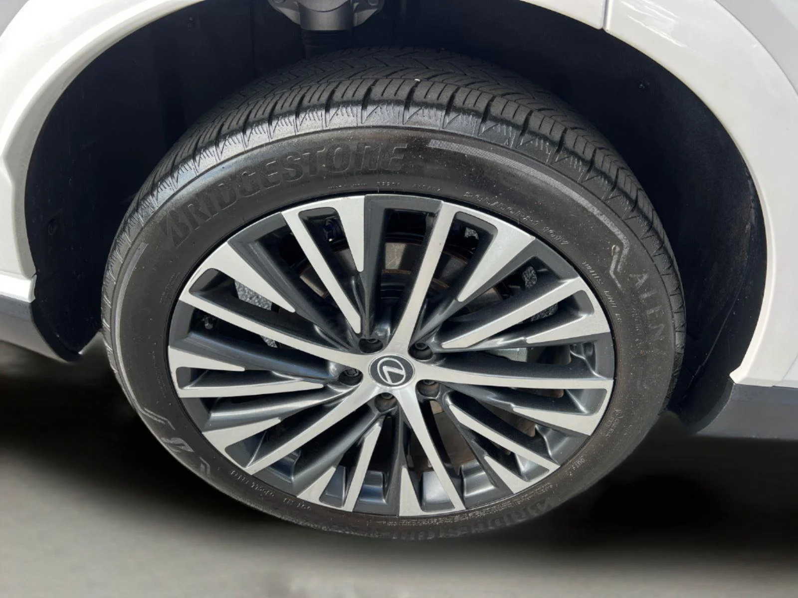 2024 Lexus RX 350 - Photo 18
