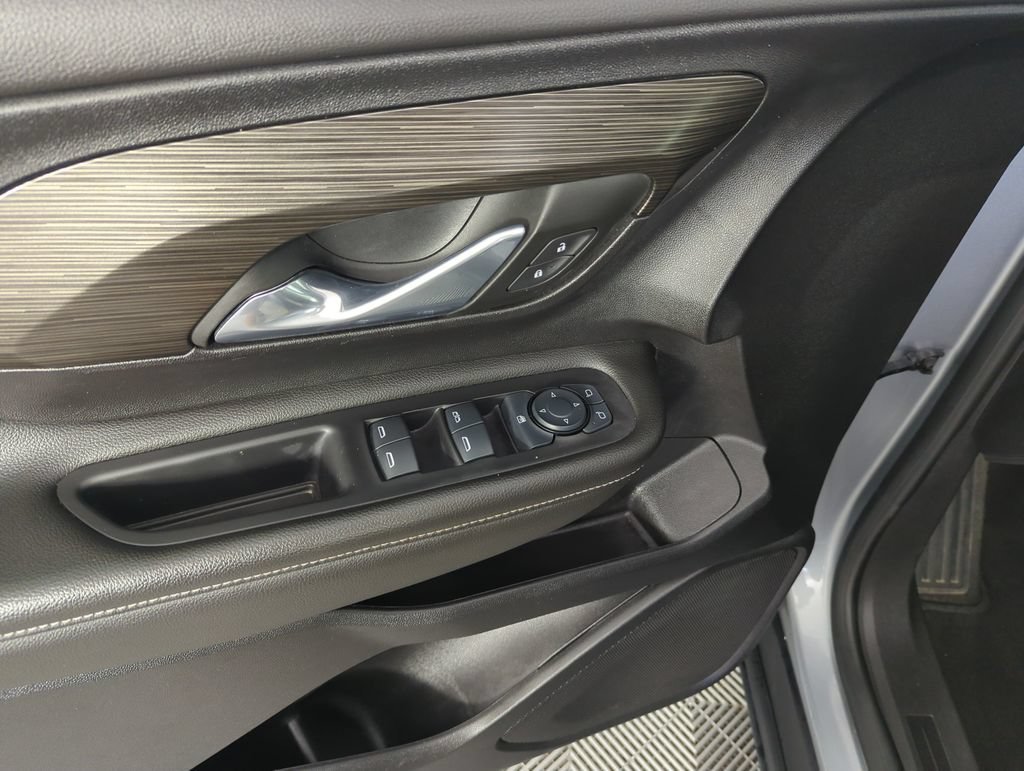 Used 2024 Sterling Metallic GMC SLE image 18