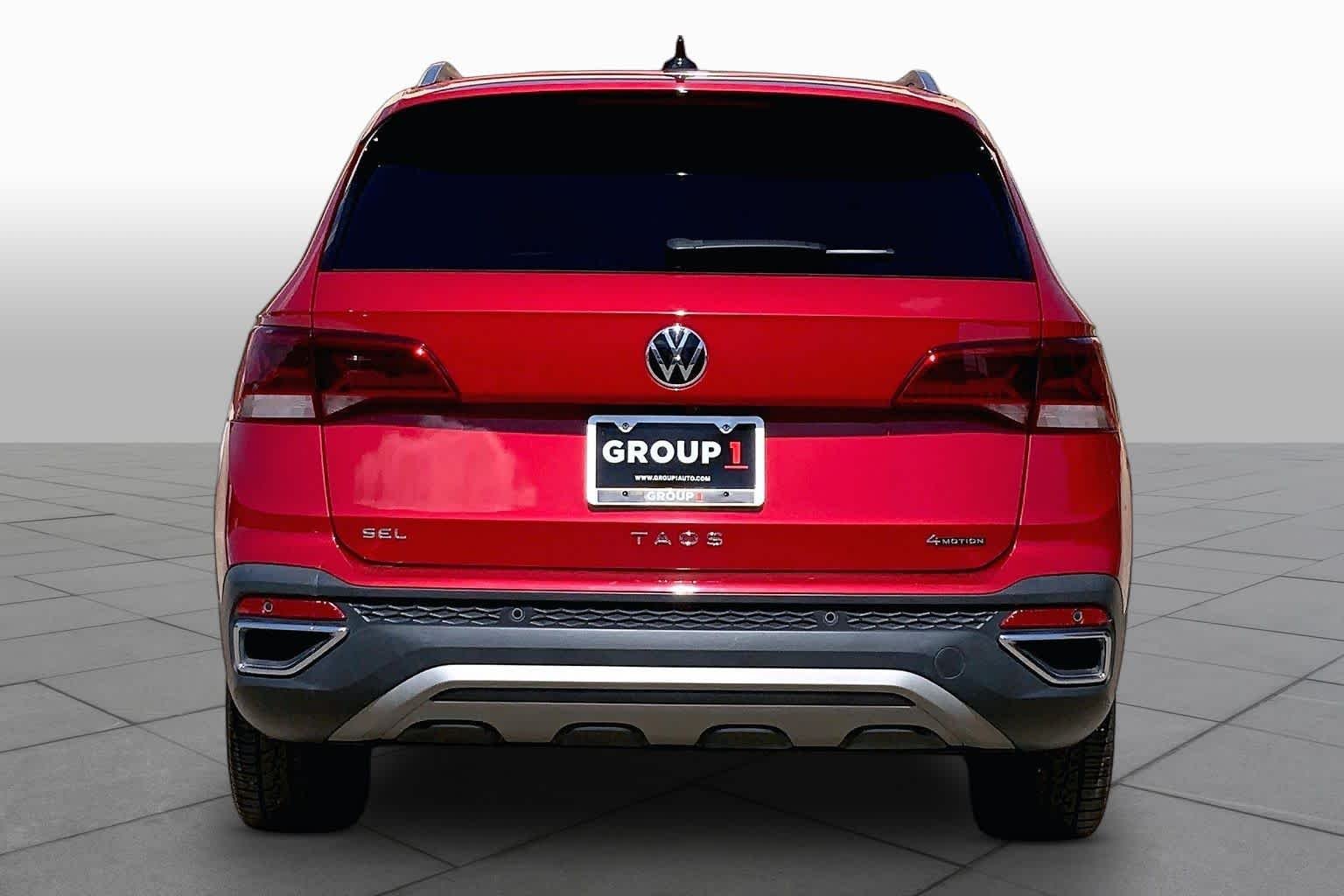 Certified Used 2022 Kings Red Metallic Volkswagen SEL image 5