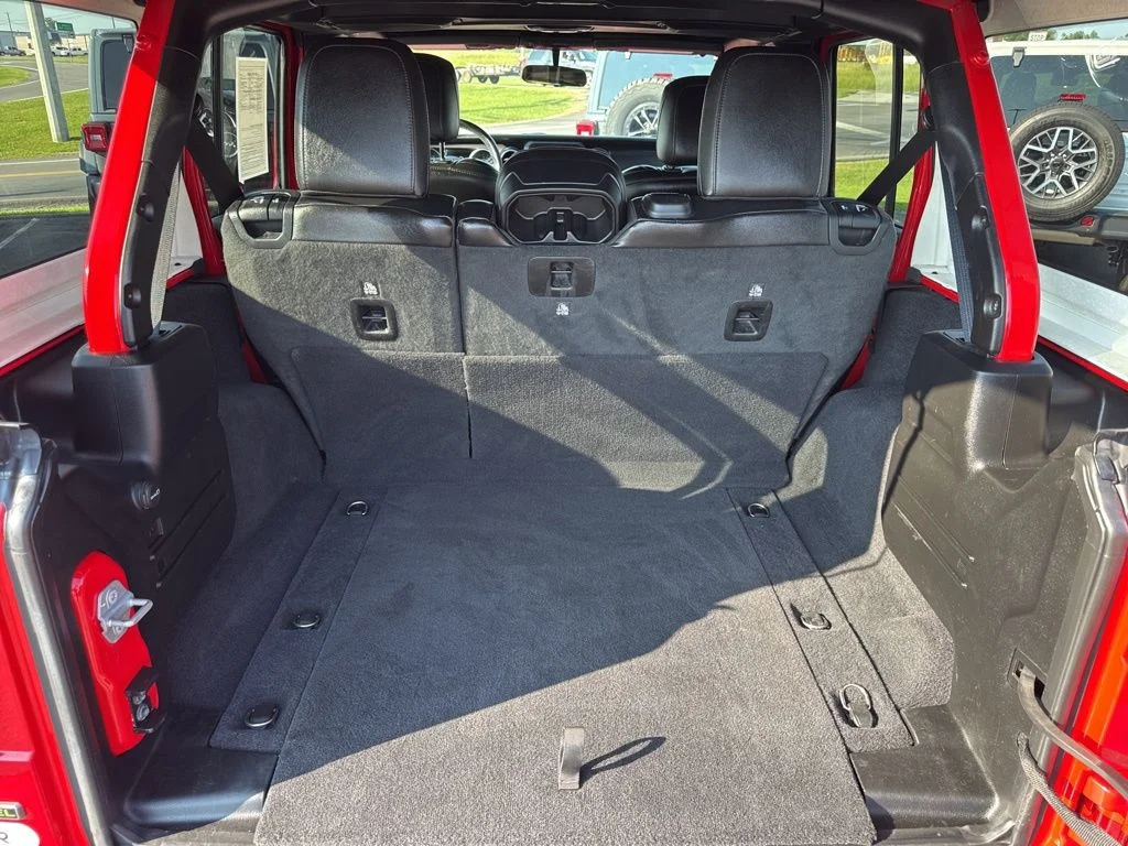 Used 2021 Red Jeep Unlimited Sahara Altitude image 10