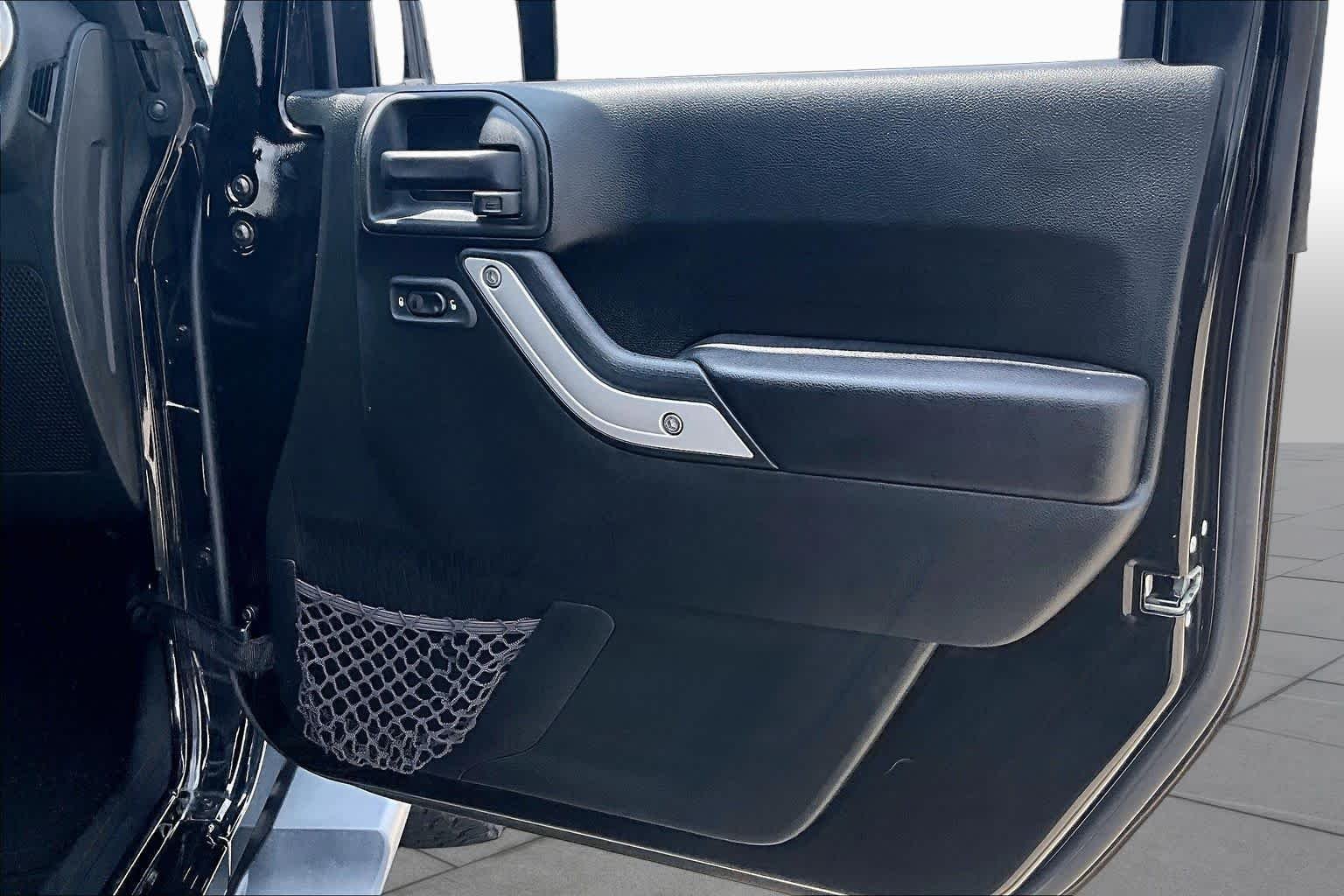 Used 2017 Black Clearcoat Jeep Sahara image 21