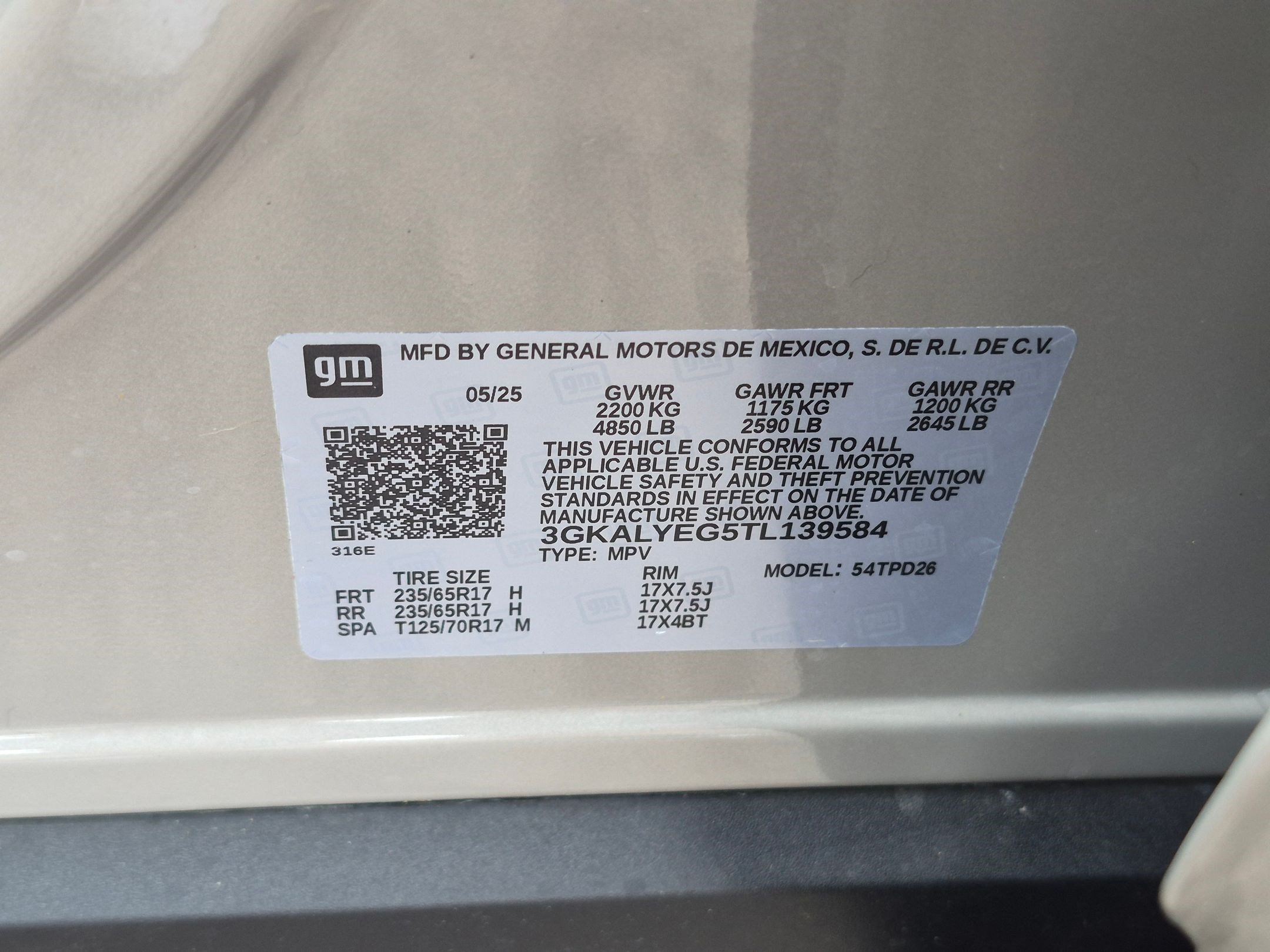 Used 2026 Riverstone Metallic GMC AWD AT4 image 32