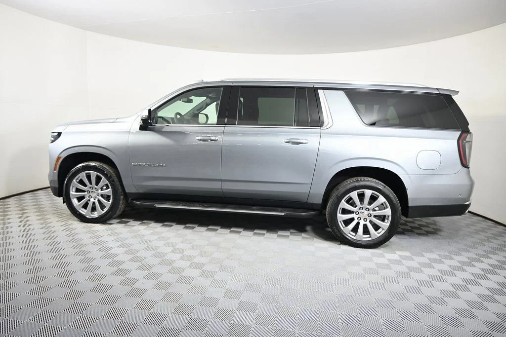 2026 Chevrolet Suburban Premier - Photo 3