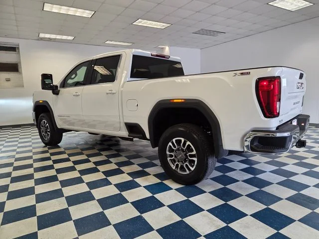 Used 2022 White GMC SLE image 5