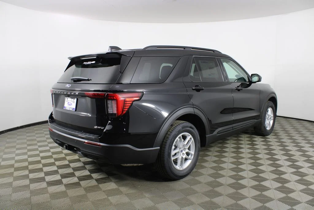 New 2026 Agate Black Metallic Ford Active image 5