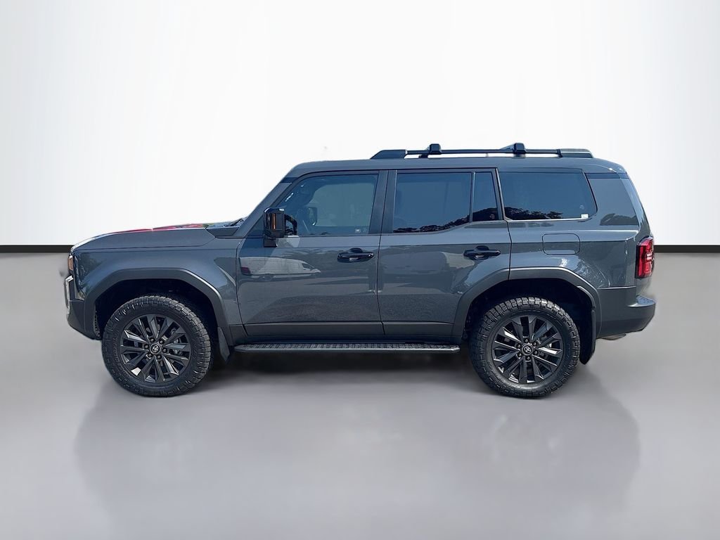 Used 2025  Toyota Base image 6