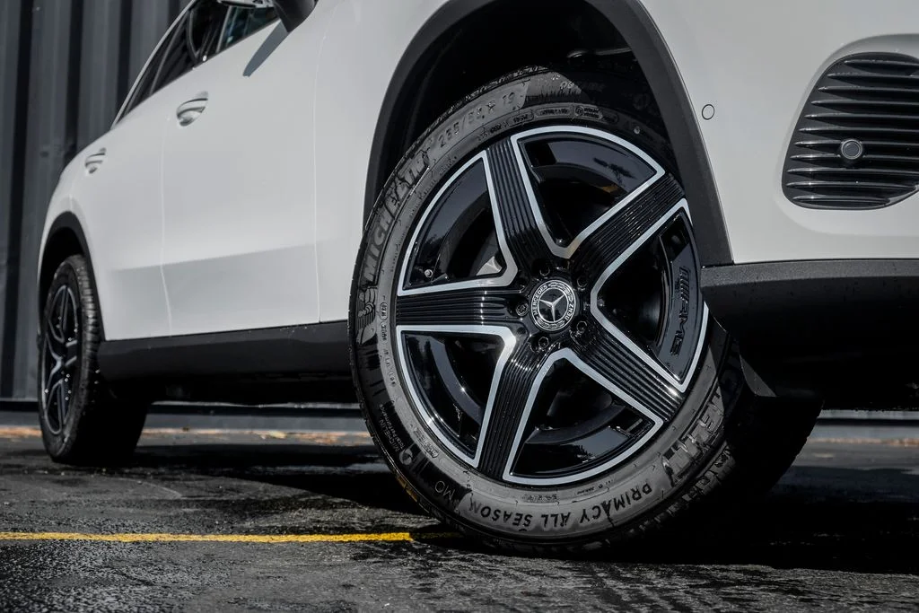 New 2027 Polar White Mercedes-Benz GLC 300 image 7