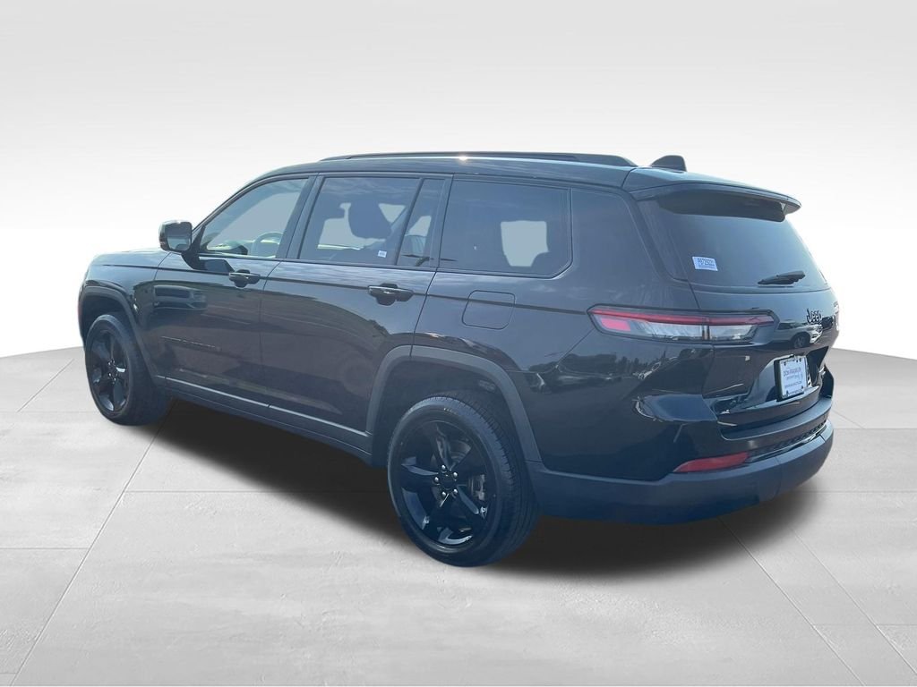 Used 2023 Black Jeep Limited image 3