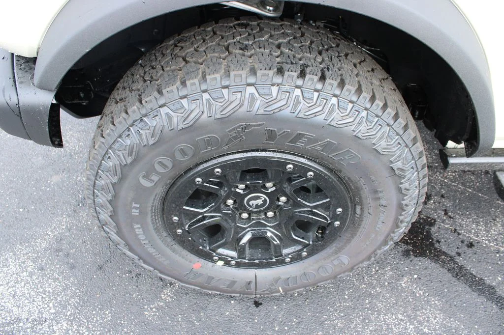 New 2026 Desert Sand Ford Badlands® image 6