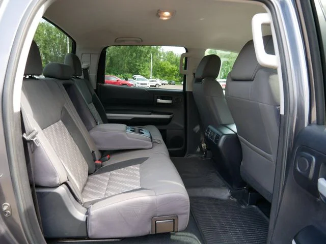 Used 2018 Magnetic Gray Metallic Toyota SR5 image 9