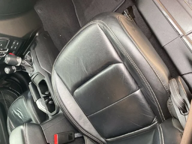 Used 2019 Granite Crystal Clearcoat Metallic Jeep Unlimited Sahara image 14