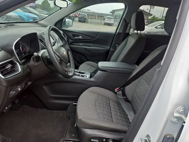 Used 2024 Summit White Chevrolet LT image 9