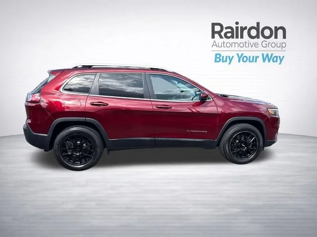 Used 2019 Velvet Red Pearlcoat Jeep Latitude Plus image 8