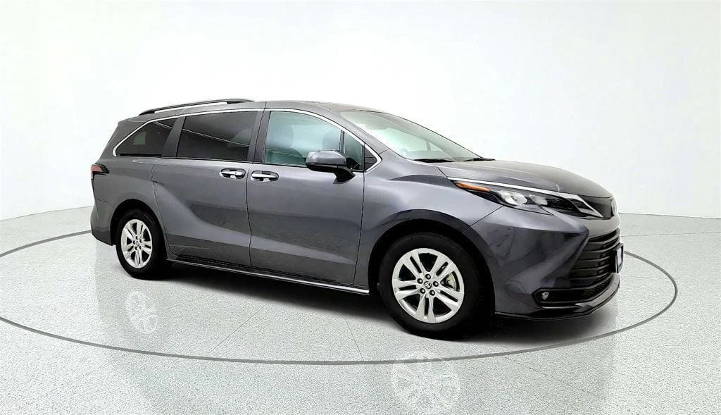 Used 2025 Magnetic Gray Metallic Toyota XLE AWD 7-Seater w/ Plus Pkg & 18