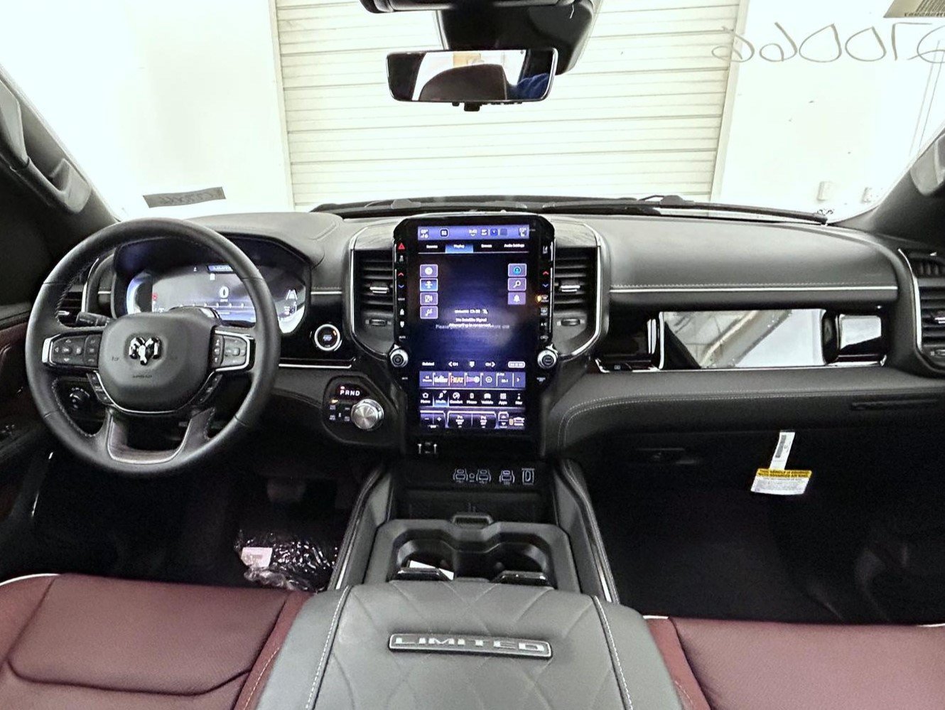 New 2027 Diamond Black Crystal Pearl-Coat Exterior Paint RAM Limited image 14