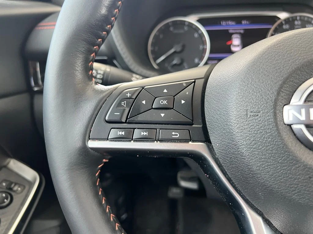 Used 2025 Gray Nissan SR image 13