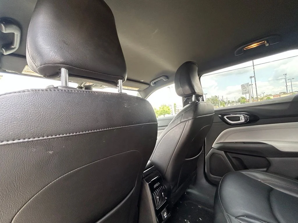 Used 2023 White Jeep Limited image 27