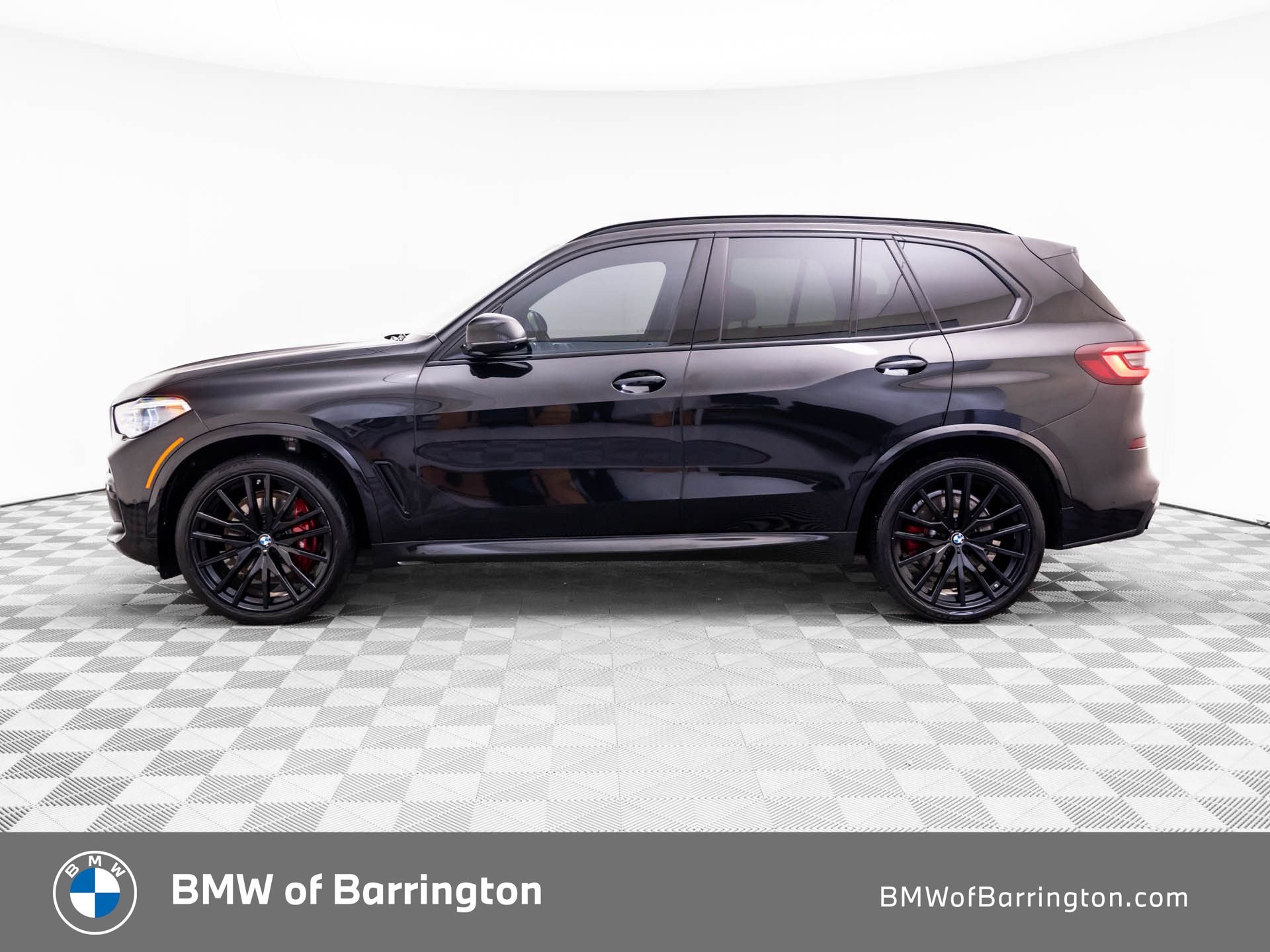 Used 2022 Black Sapphire Metallic BMW M50i image 2