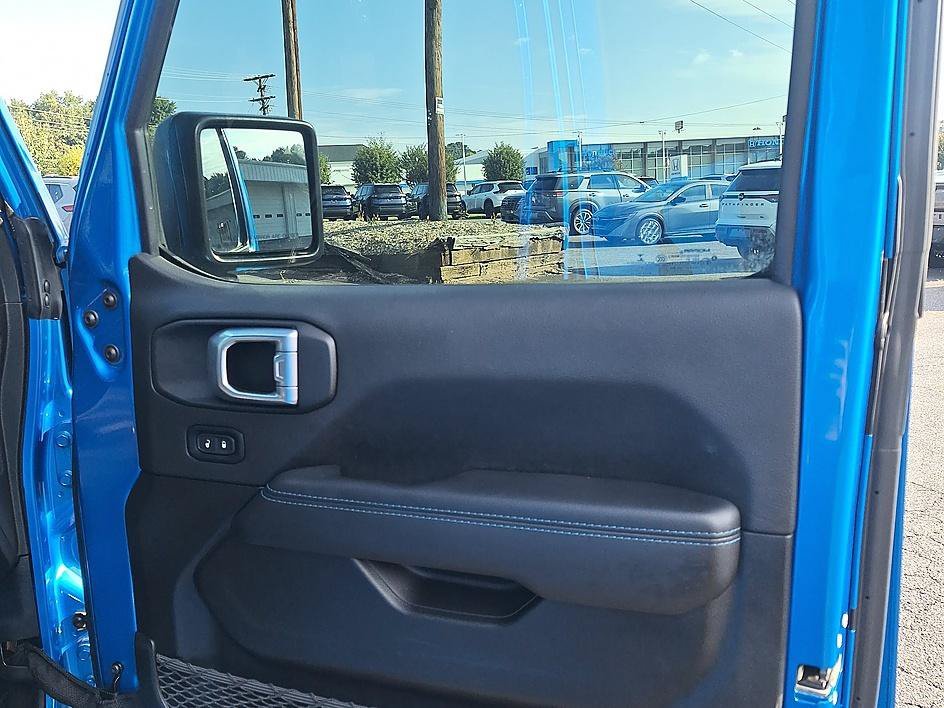 Used 2021 Hydro Blue Pearlcoat Jeep Unlimited Rubicon image 26
