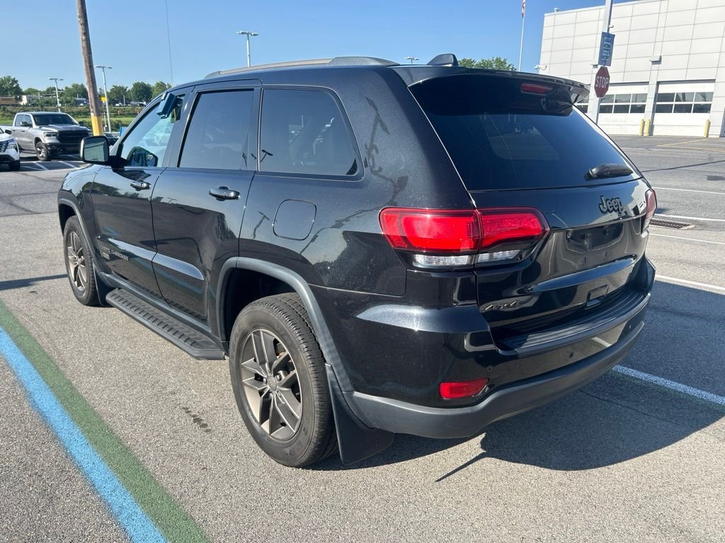 Used 2016 Black Jeep Laredo image 7