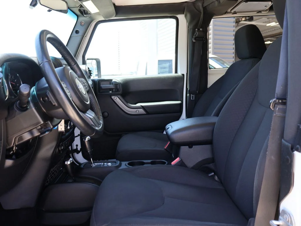 Used 2017 White Jeep Sport image 19