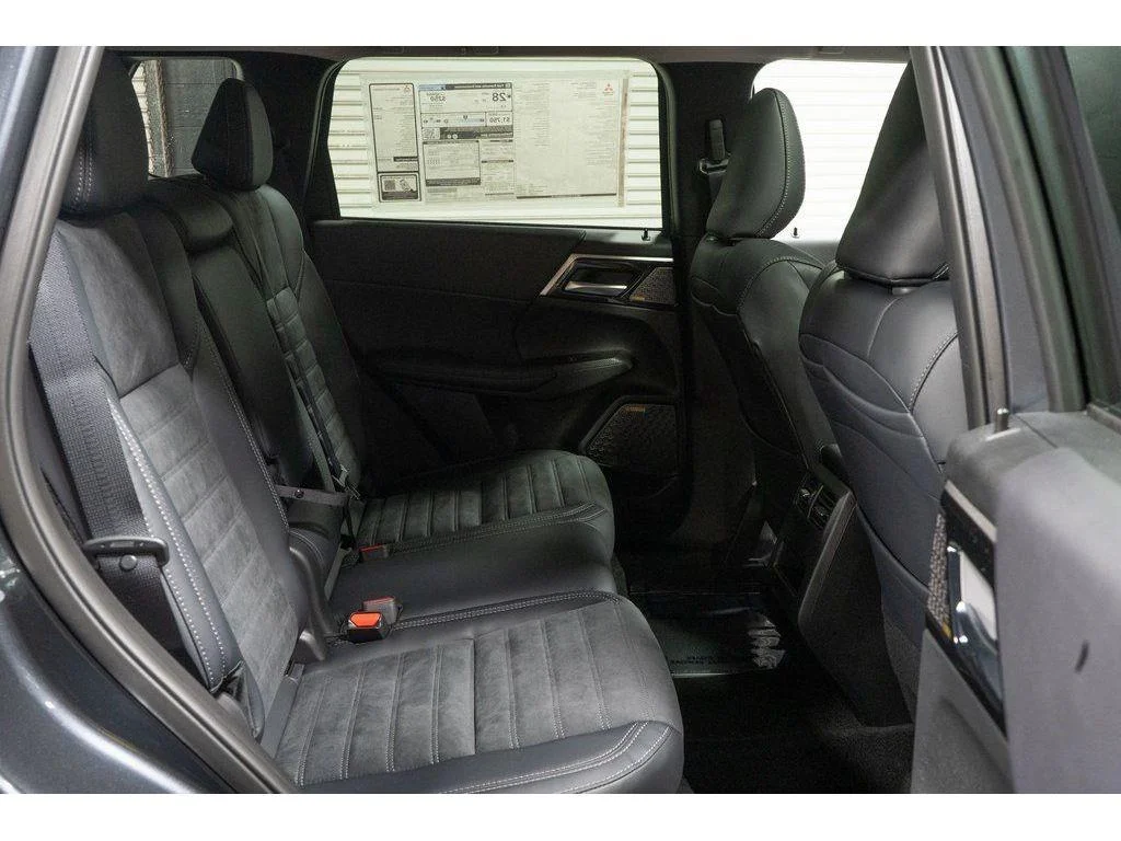 2026 Mitsubishi Outlander SE - Photo 24