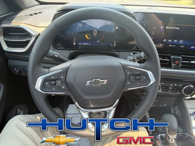 New 2026 Iridescent Pearl Tricoat Chevrolet ACTIV image 32