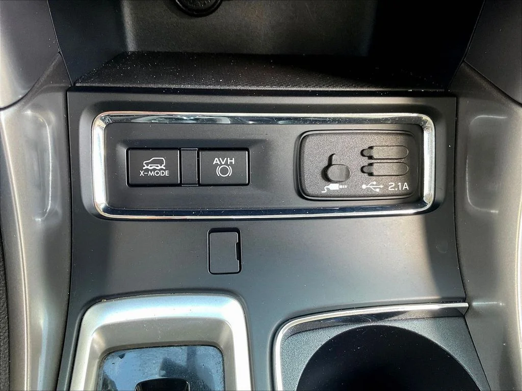 Used 2019 Crystal Black Silica Subaru Limited image 17