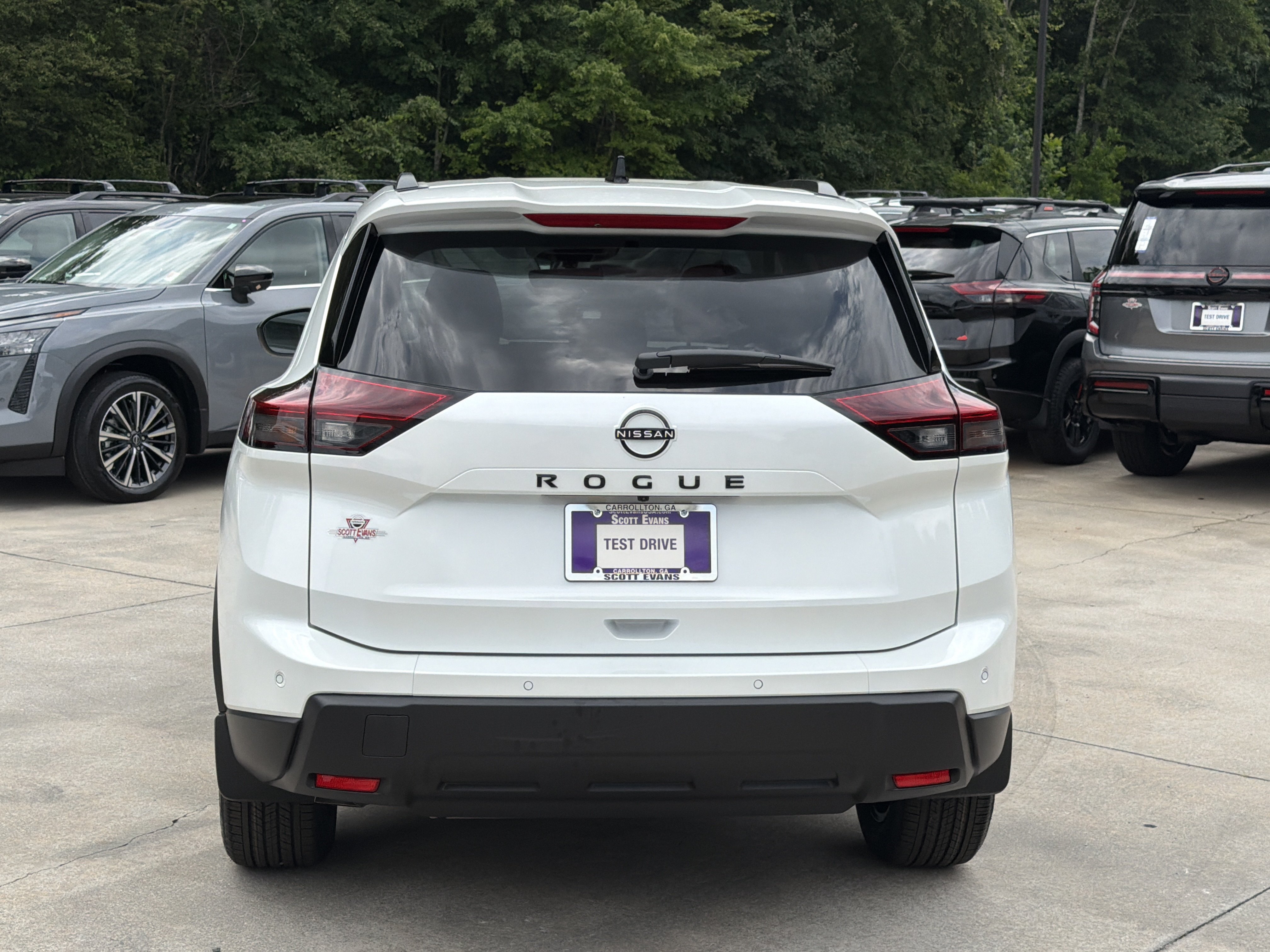 New 2026 Everest White Pearl Tricoat Nissan Dark Armor image 7