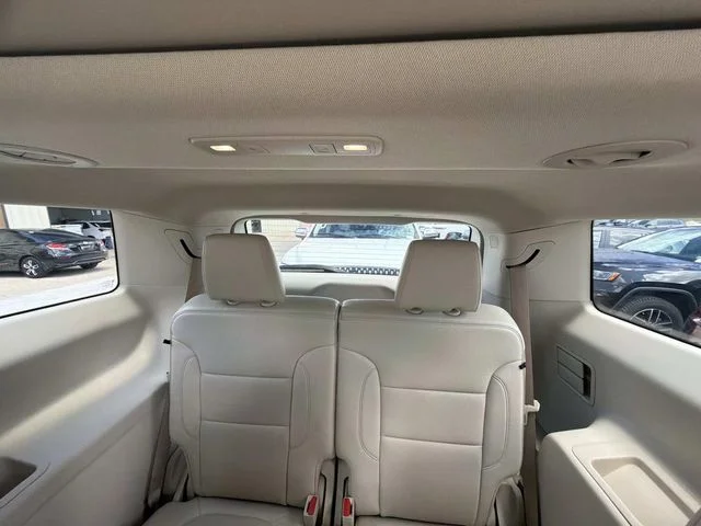 Used 2022 White GMC Denali image 18
