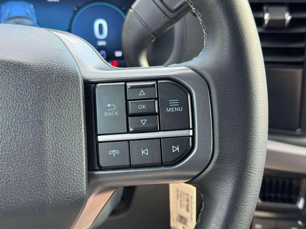 Used 2025 CARBONIZED GRAY METALLIC Ford XLT image 24