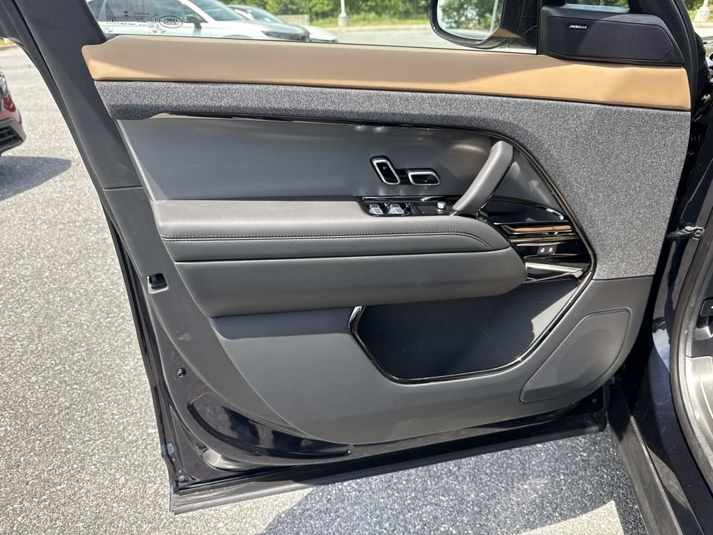 New 2026 Constellation Blue Ultra Metallic Gloss Land Rover Dynamic SE image 19