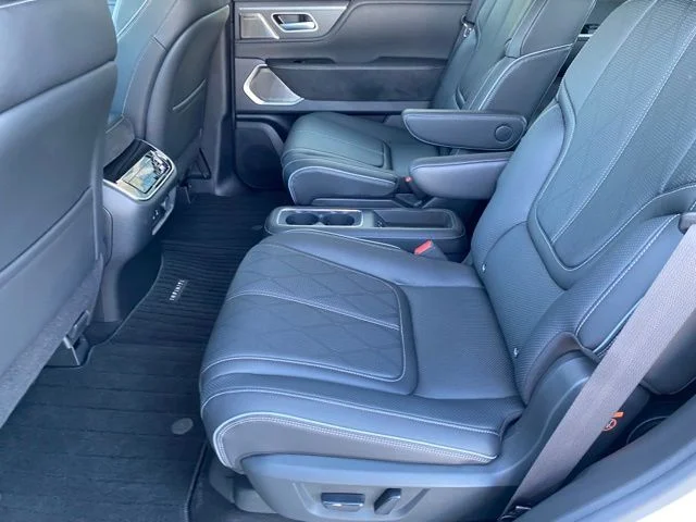 2025 INFINITI QX80 Sensory 4WD - Photo 19