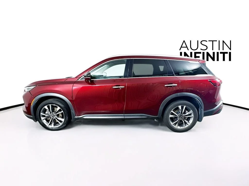 Certified Used 2023 Red INFINITI LUXE image 5