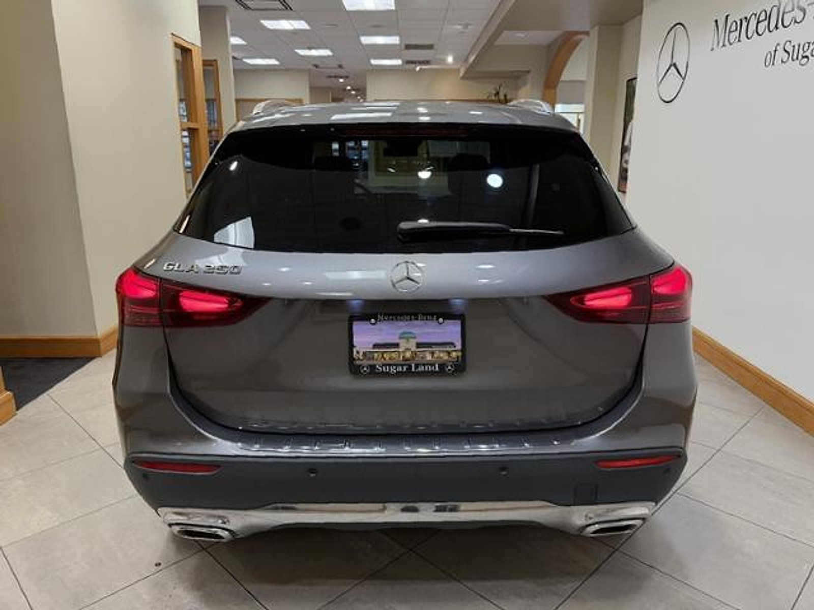 Certified Used 2025 Cirrus Silver Metallic Mercedes-Benz 4MATIC® image 4