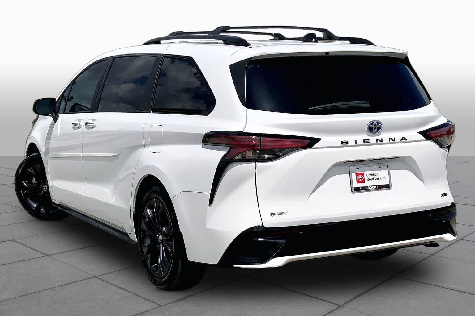 Used 2025 Ice Cap Toyota XSE image 12